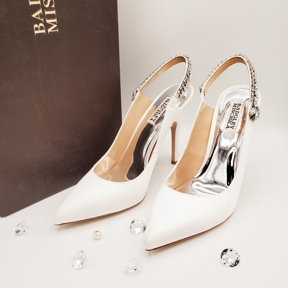 badgley mischka paxton pointy toe slingback pump